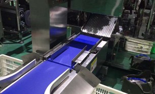 食品分級(jí)稱:雙撥桿自動(dòng)區(qū)分欠重、超重和合格品,精細(xì)化生產(chǎn)